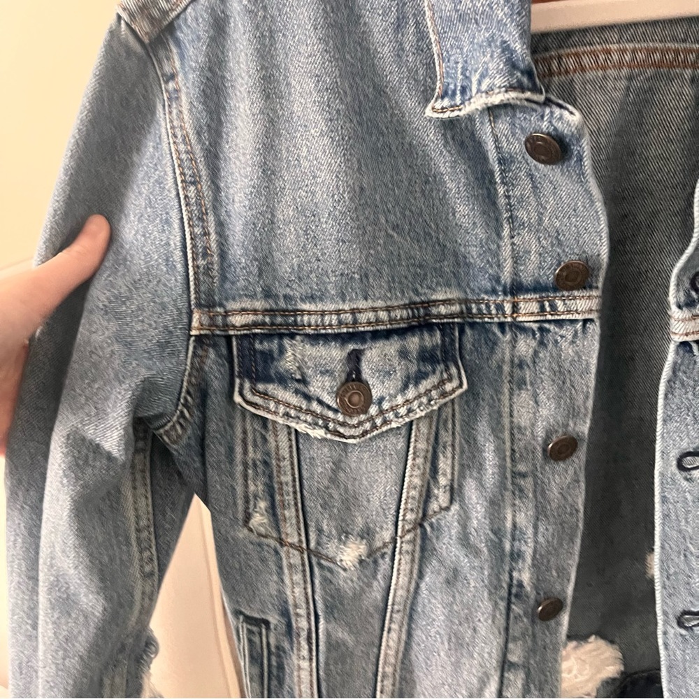 brand new Levi's boyfriend medium wash denim jean jacket - Picture 4 of 8